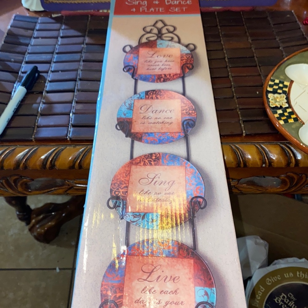 New in box Four Plate Vertical Wall Display -Dance, Sing, Live. Love Wall Decor